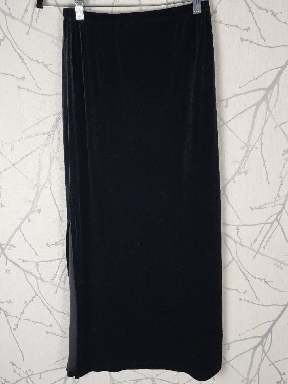 Donna Black Velvet Elastic Waist Side Slit Midi Pencil Skirt